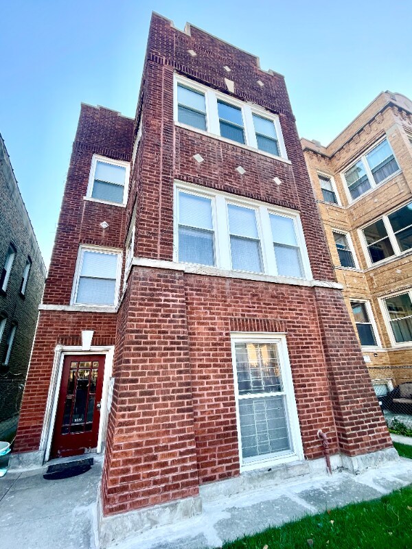 3237 W Thomas Street G Property Photo 1