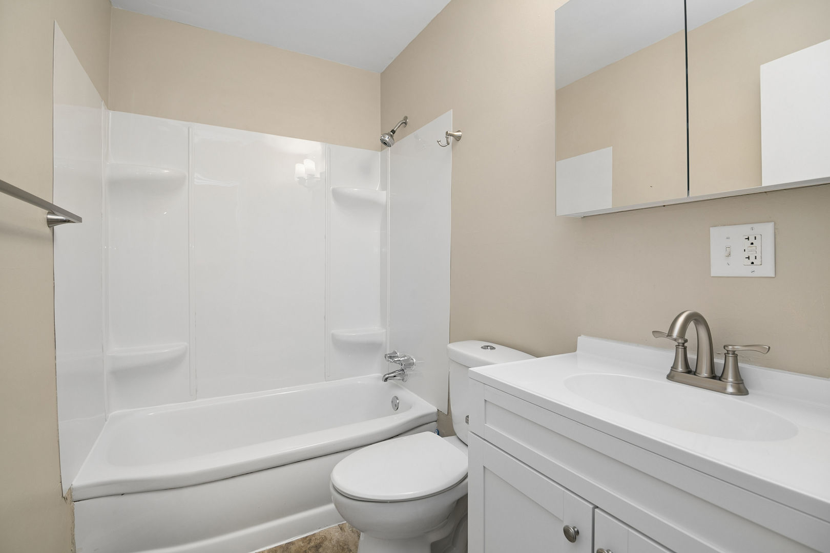 1042 S 8th Avenue Property Photo 10