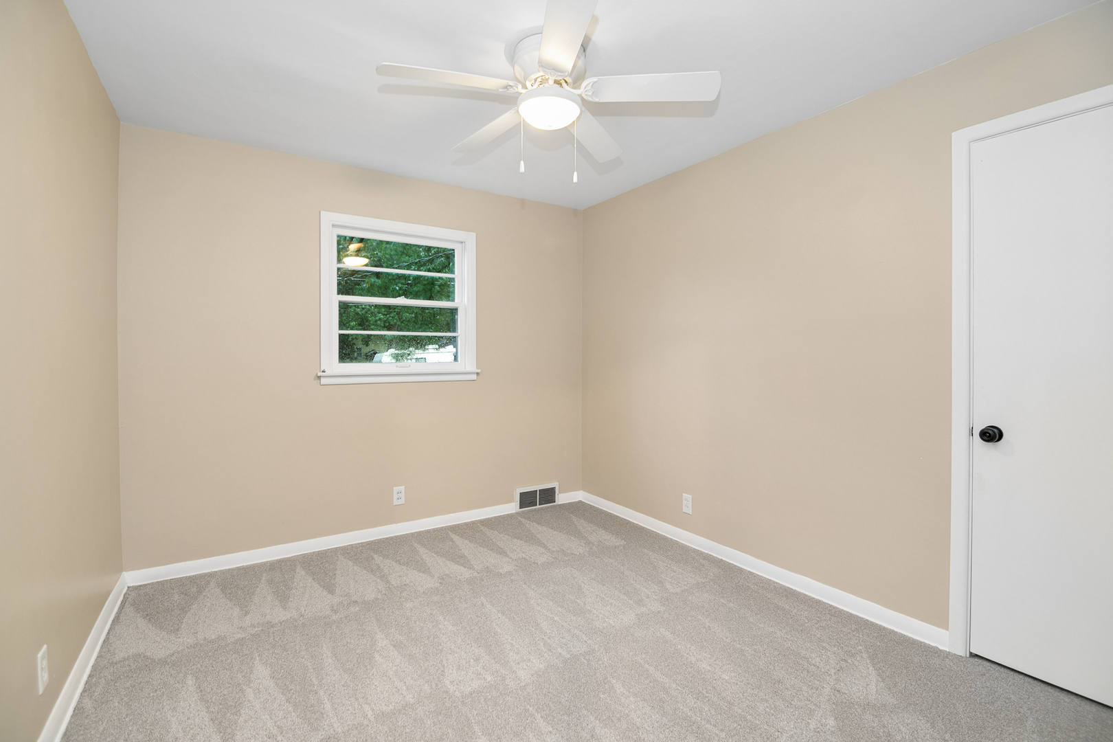 1042 S 8th Avenue Property Photo 13