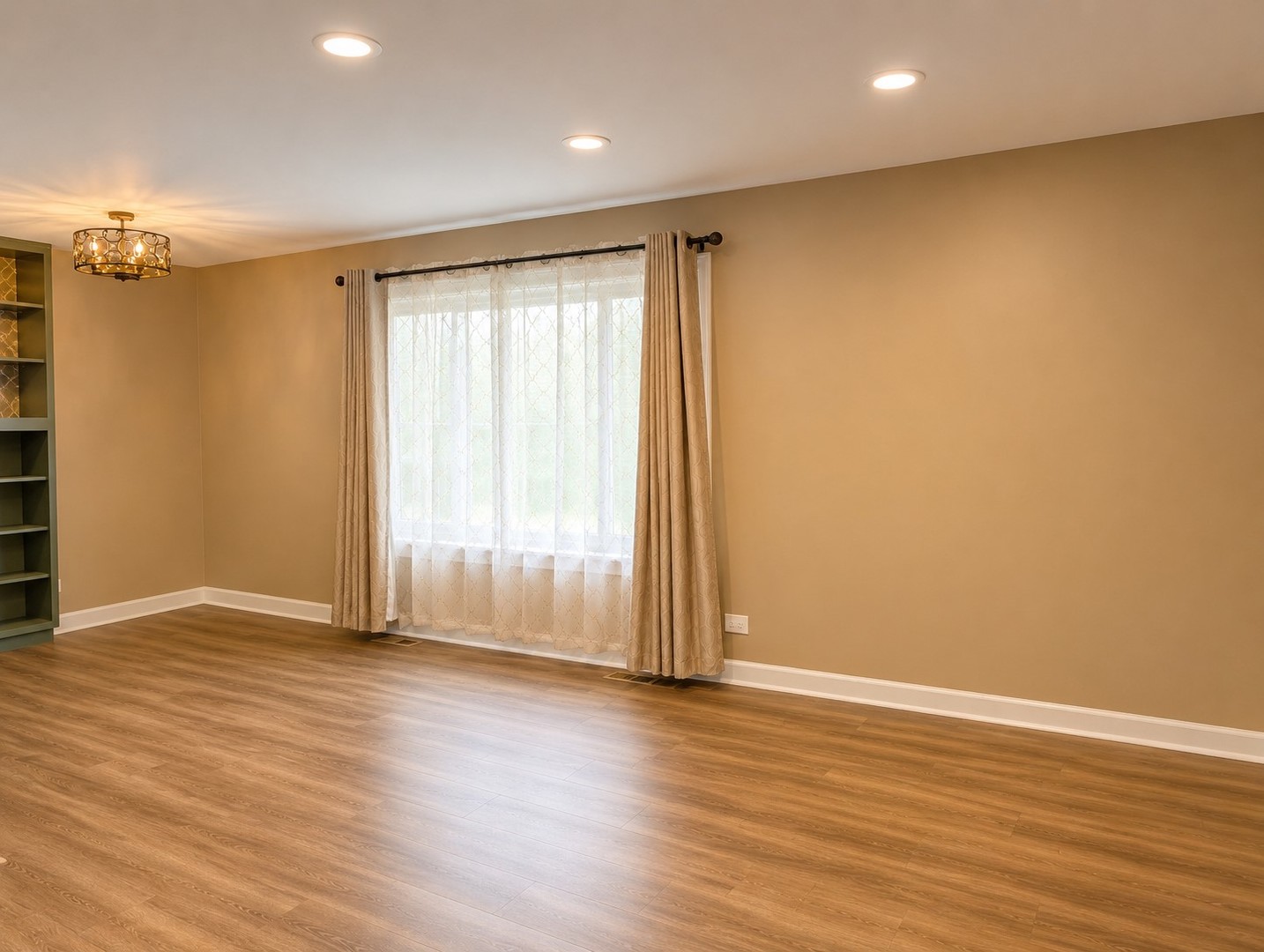 1037 Ridgewood Drive Property Photo 6