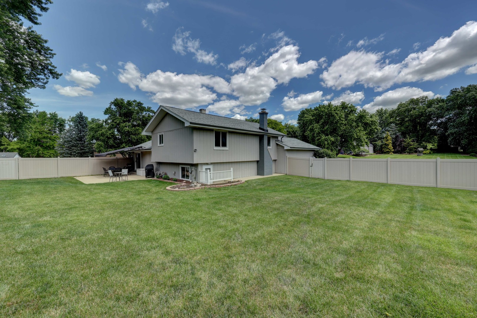 27w719 Sycamore Street Property Photo 10
