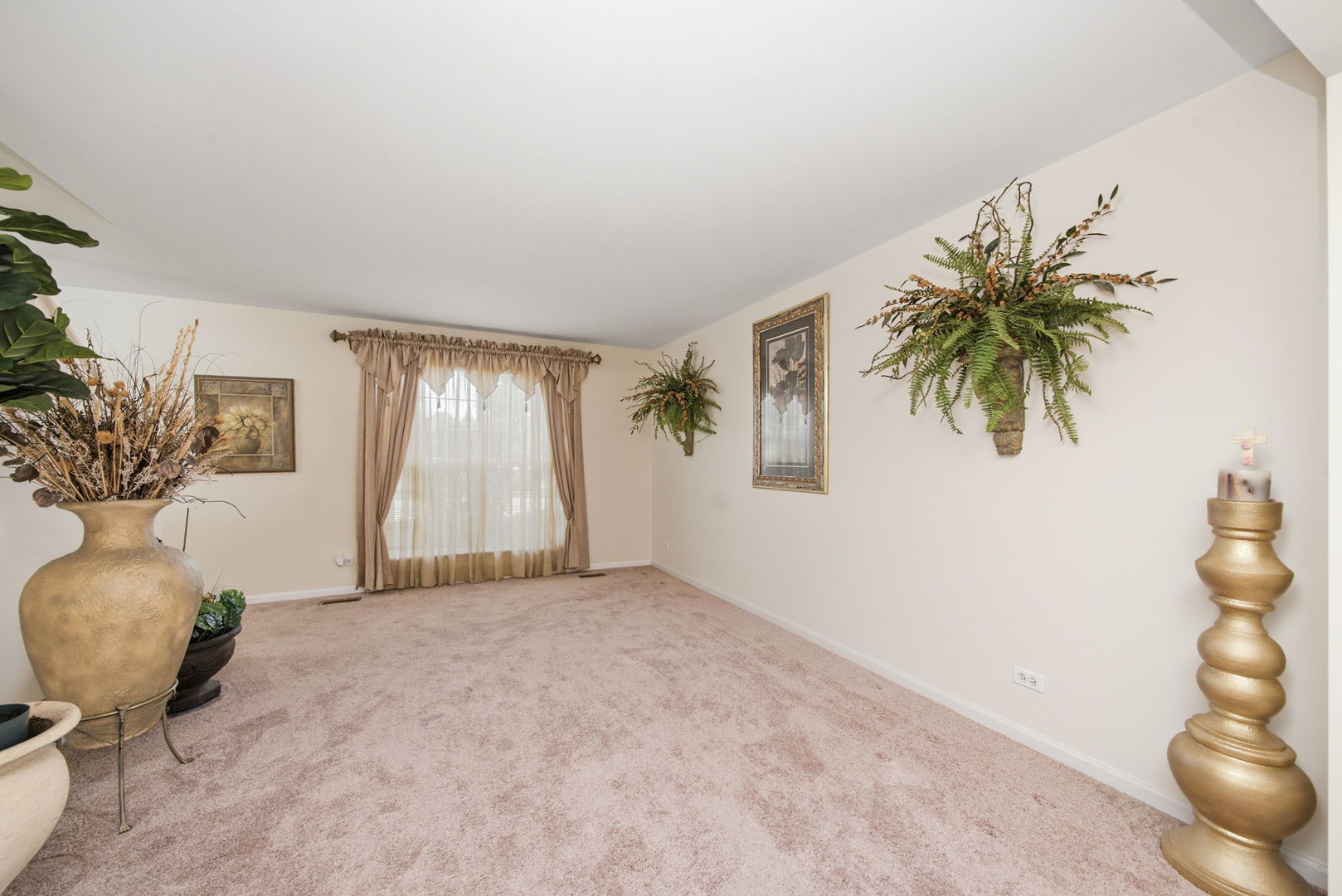 2798 Jenna Circle Property Photo 5