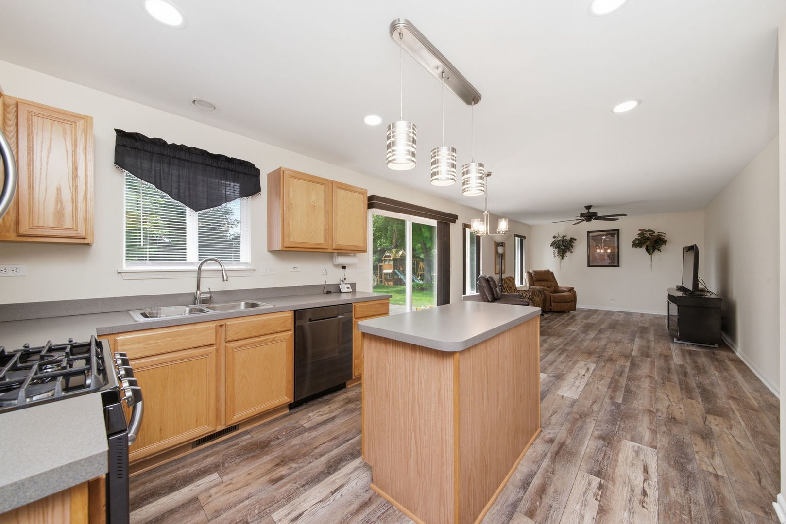 2798 Jenna Circle Property Photo 7