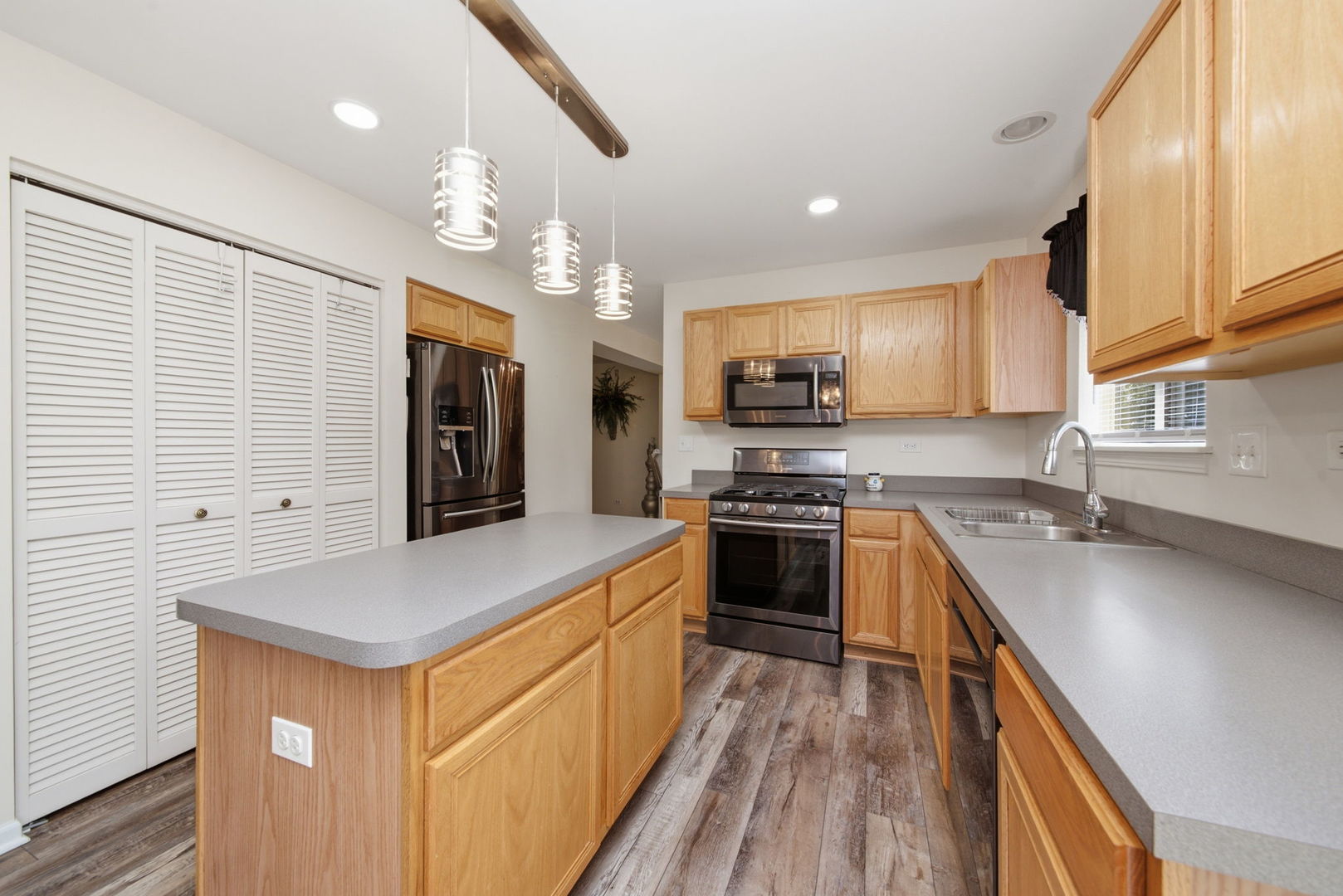 2798 Jenna Circle Property Photo 8