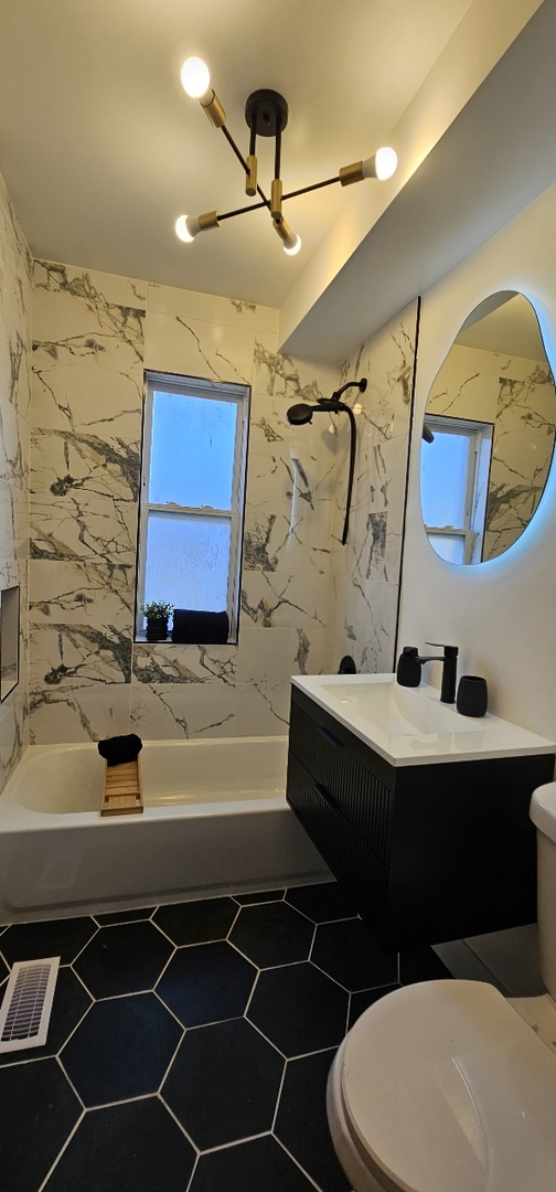 1117 W 57th Street Property Photo 6