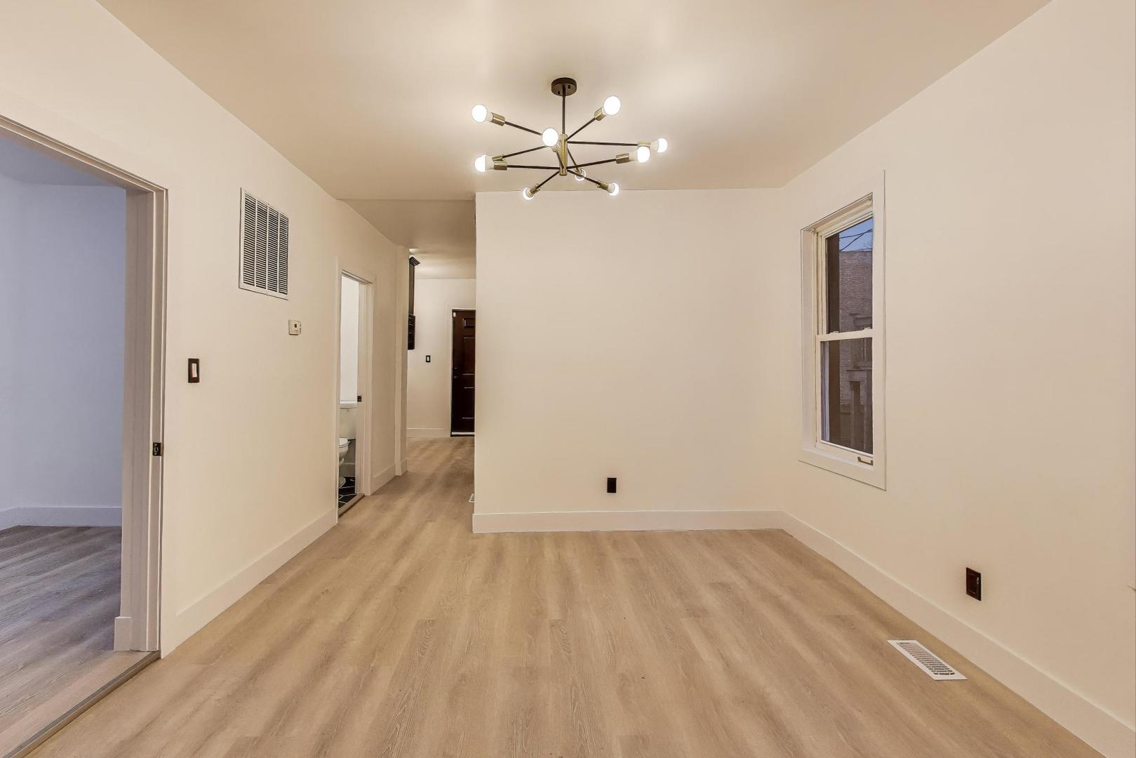 1117 W 57th Street Property Photo 9