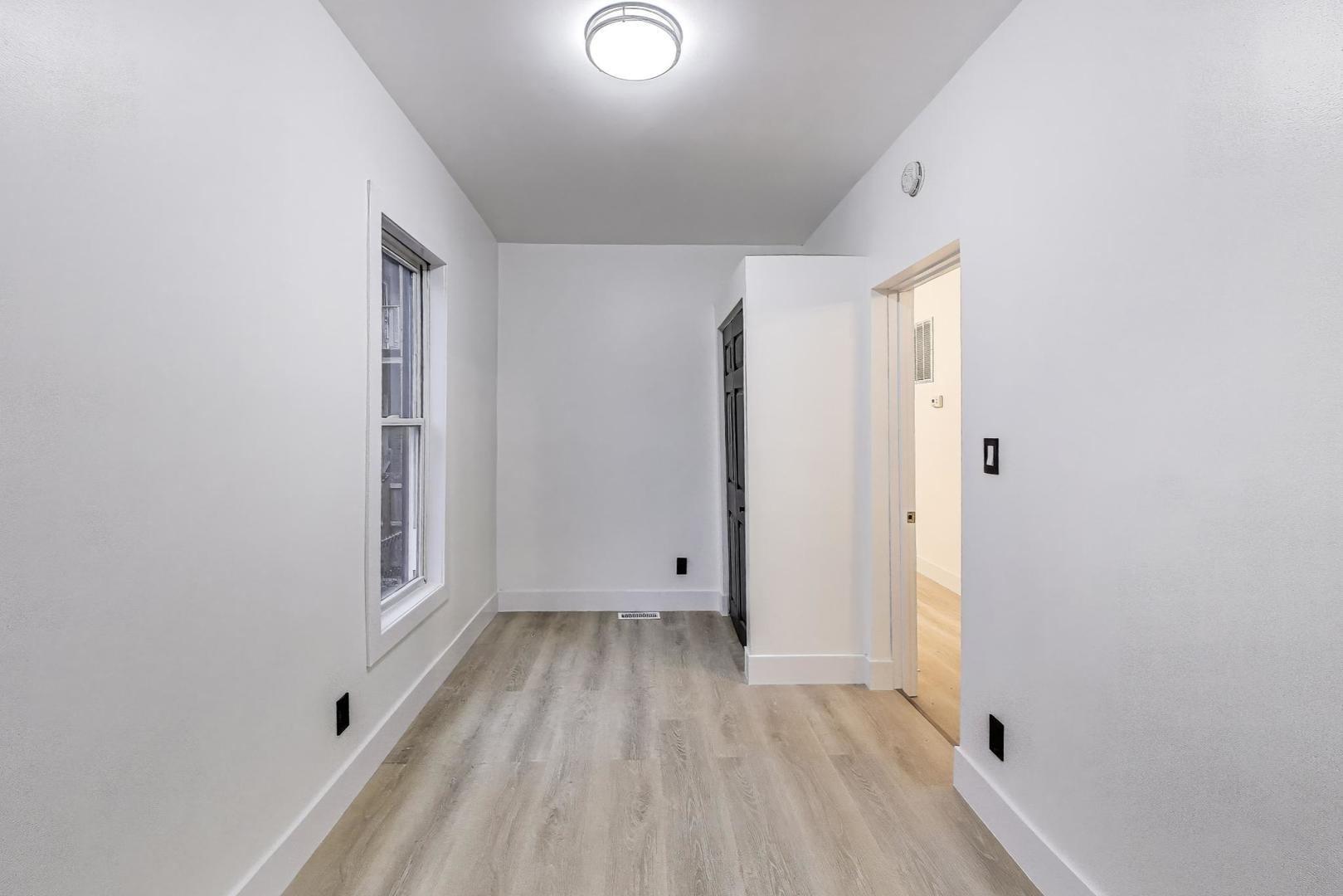 1117 W 57th Street Property Photo 15