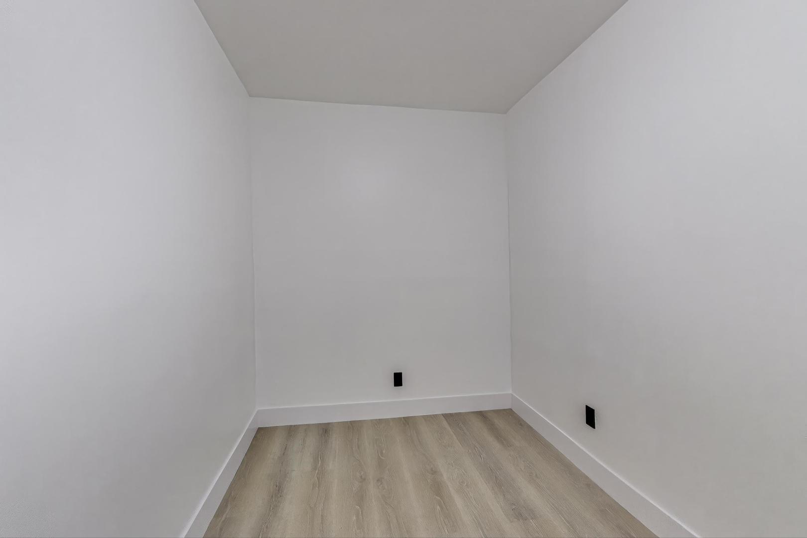 1117 W 57th Street Property Photo 16