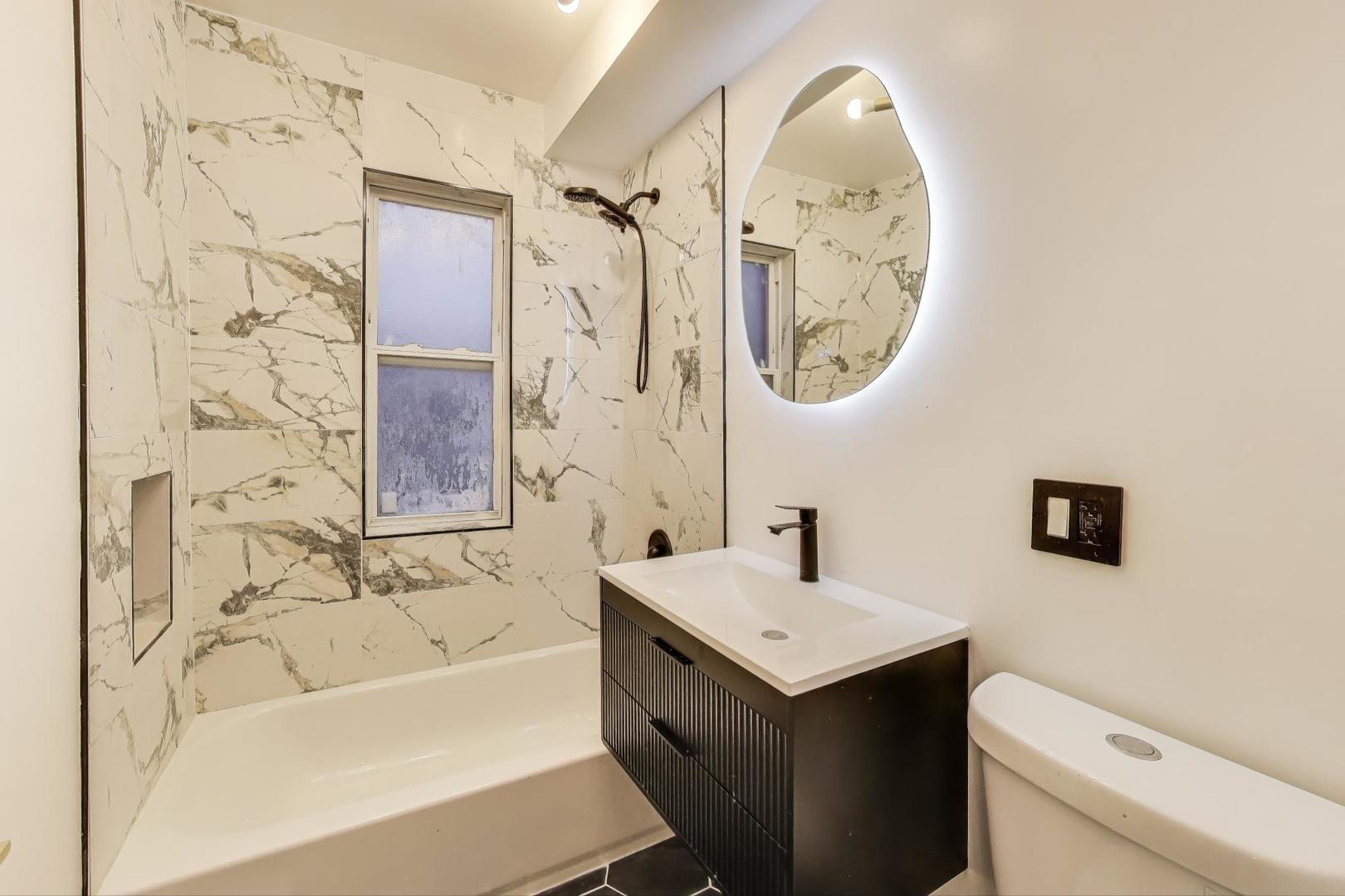 1117 W 57th Street Property Photo 17