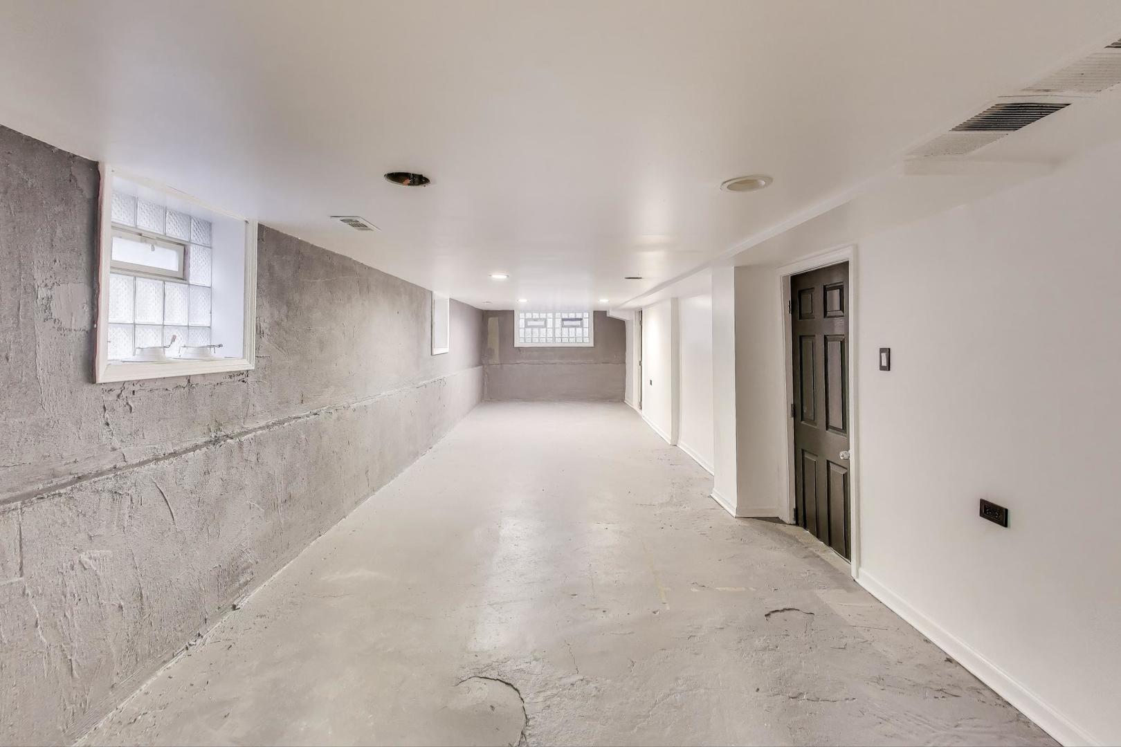1117 W 57th Street Property Photo 19