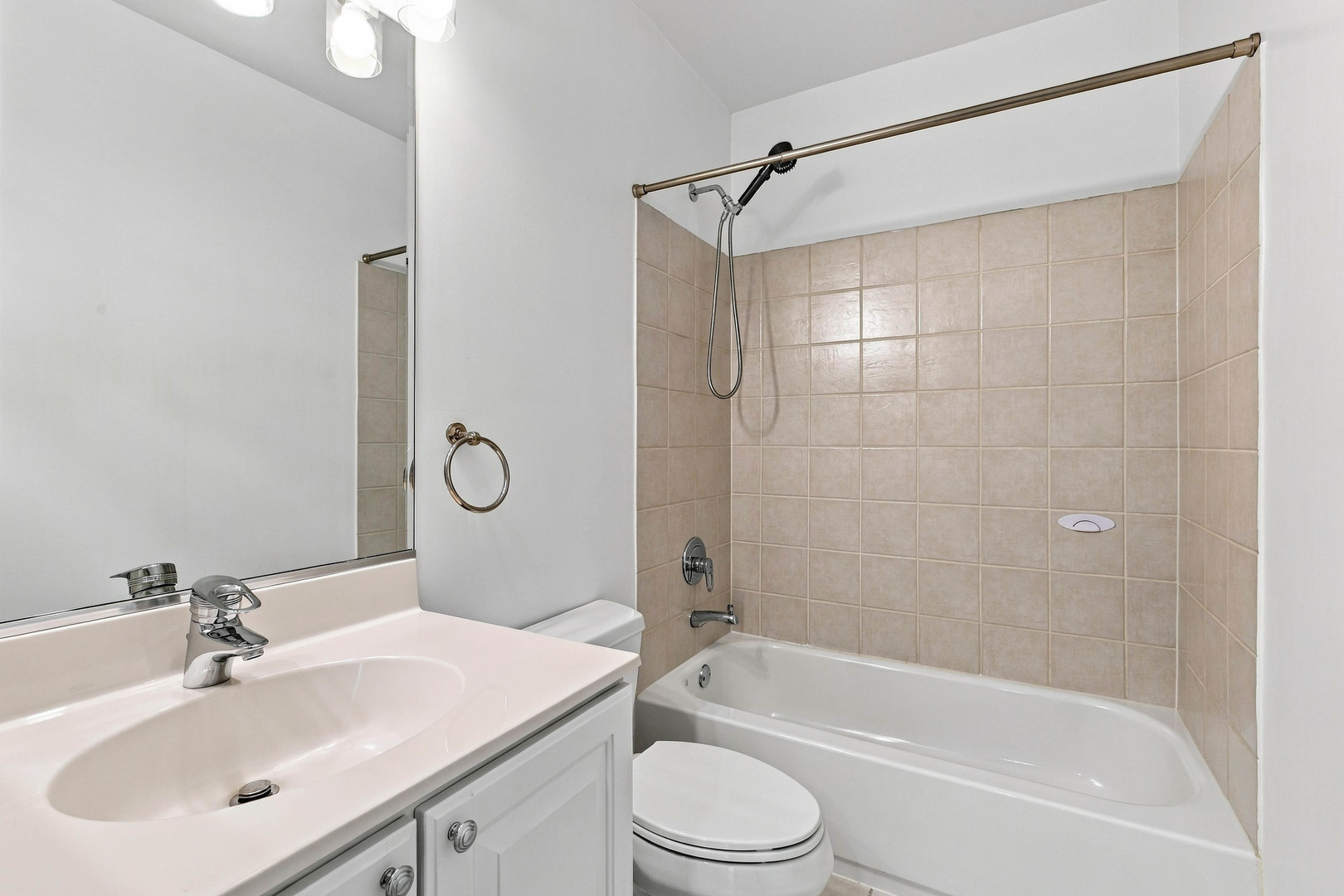 1745 W Wellington Avenue Property Photo 13
