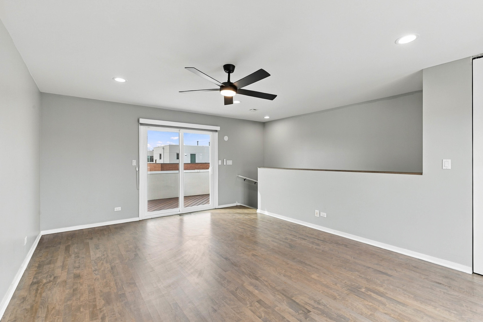 1745 W Wellington Avenue Property Photo 20