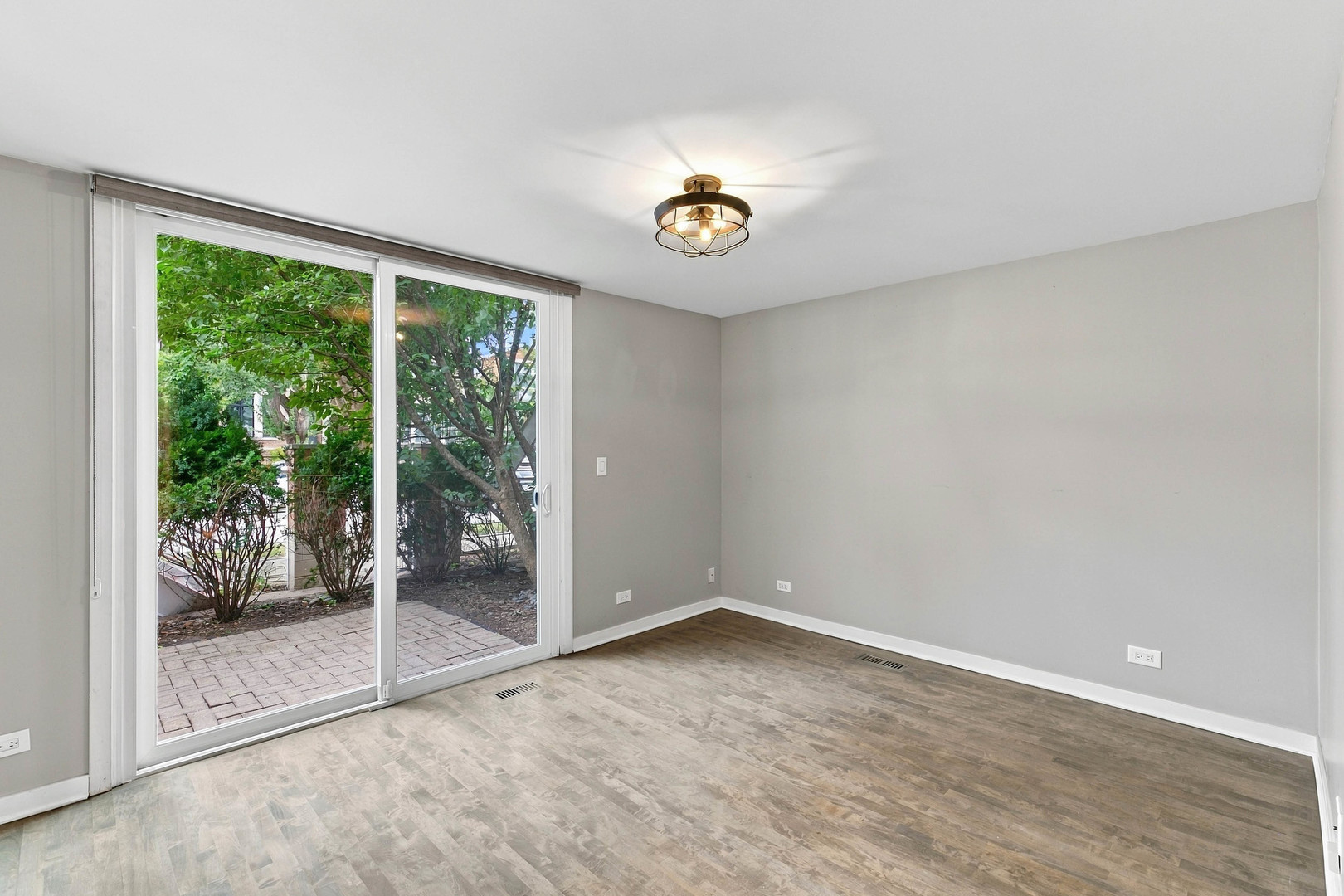 1745 W Wellington Avenue Property Photo 24