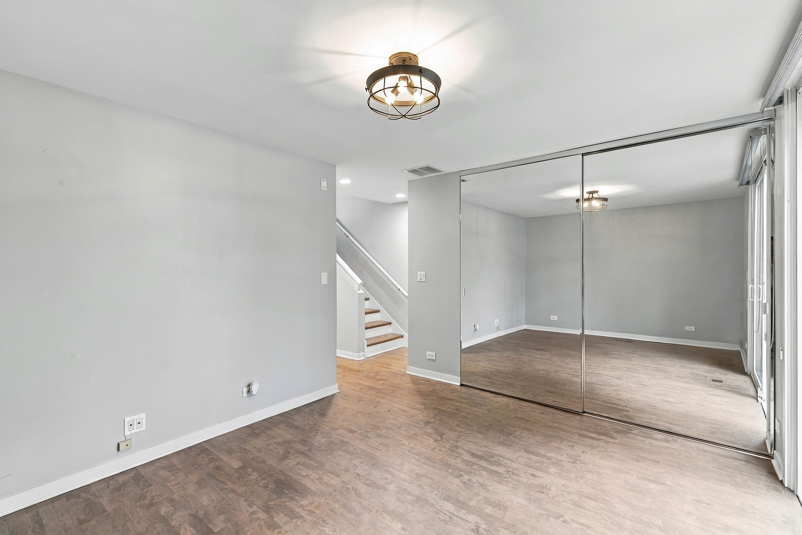 1745 W Wellington Avenue Property Photo 25