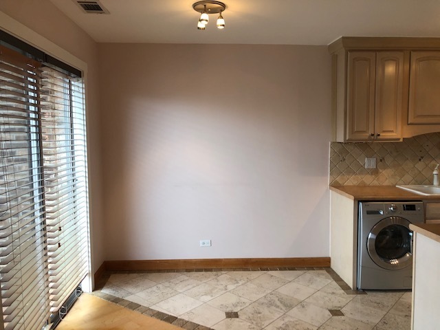 725 W Huntington Commons Road 401 Property Photo 5