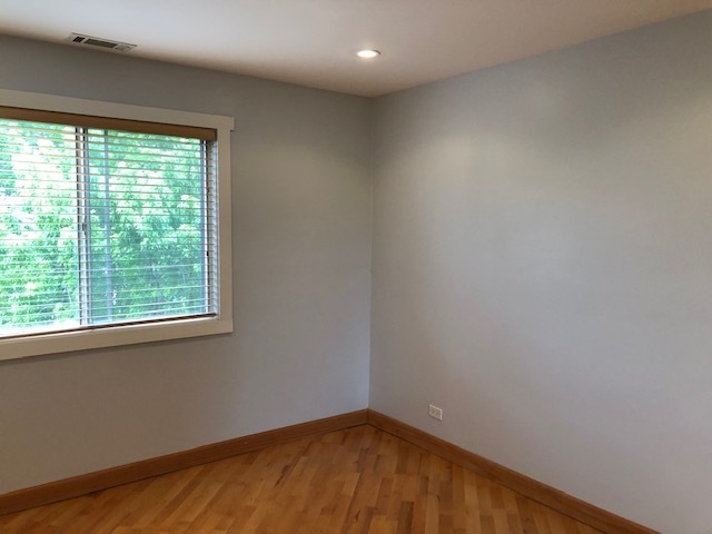725 W Huntington Commons Road 401 Property Photo 8