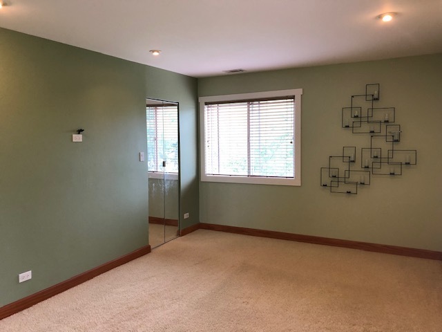 725 W Huntington Commons Road 401 Property Photo 10