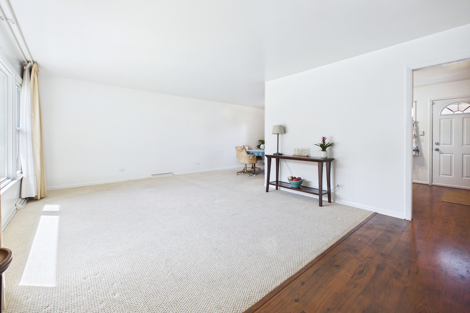 604 N Wilshire Drive Property Photo 5