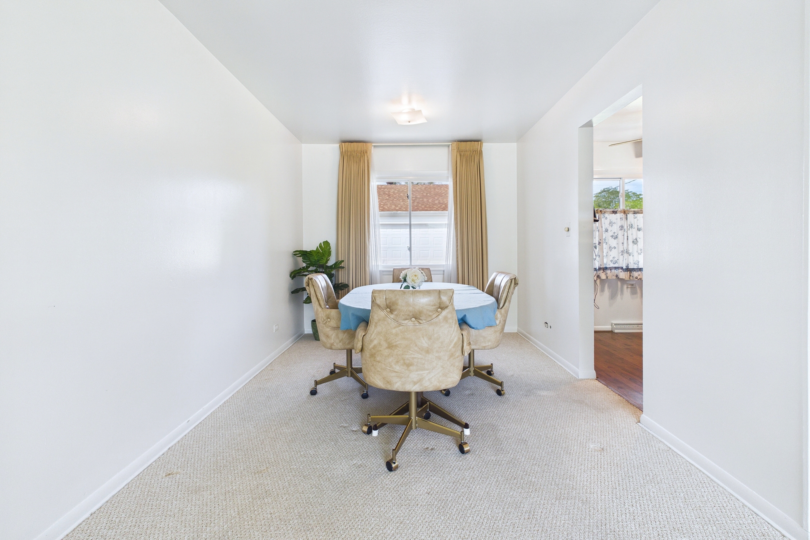 604 N Wilshire Drive Property Photo 11