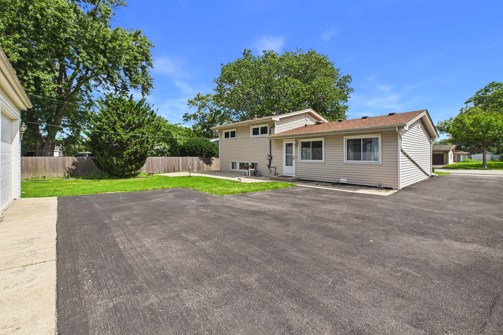 604 N Wilshire Drive Property Photo 22