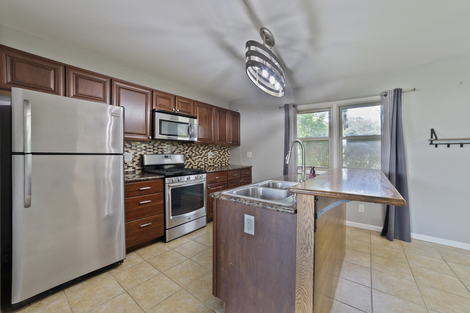 1104 Jasper Drive Property Photo 6