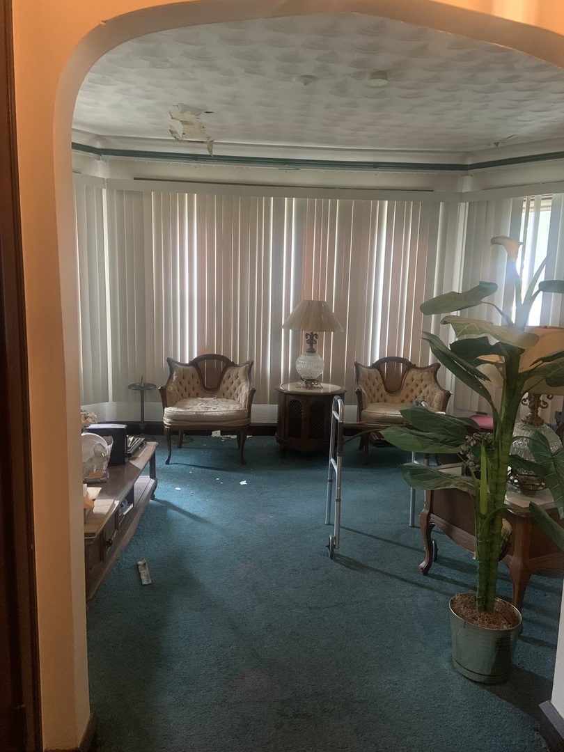 8633 S Ada Street Property Photo 2