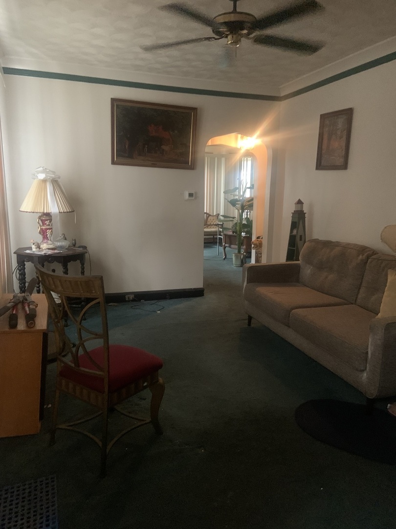 8633 S Ada Street Property Photo 3