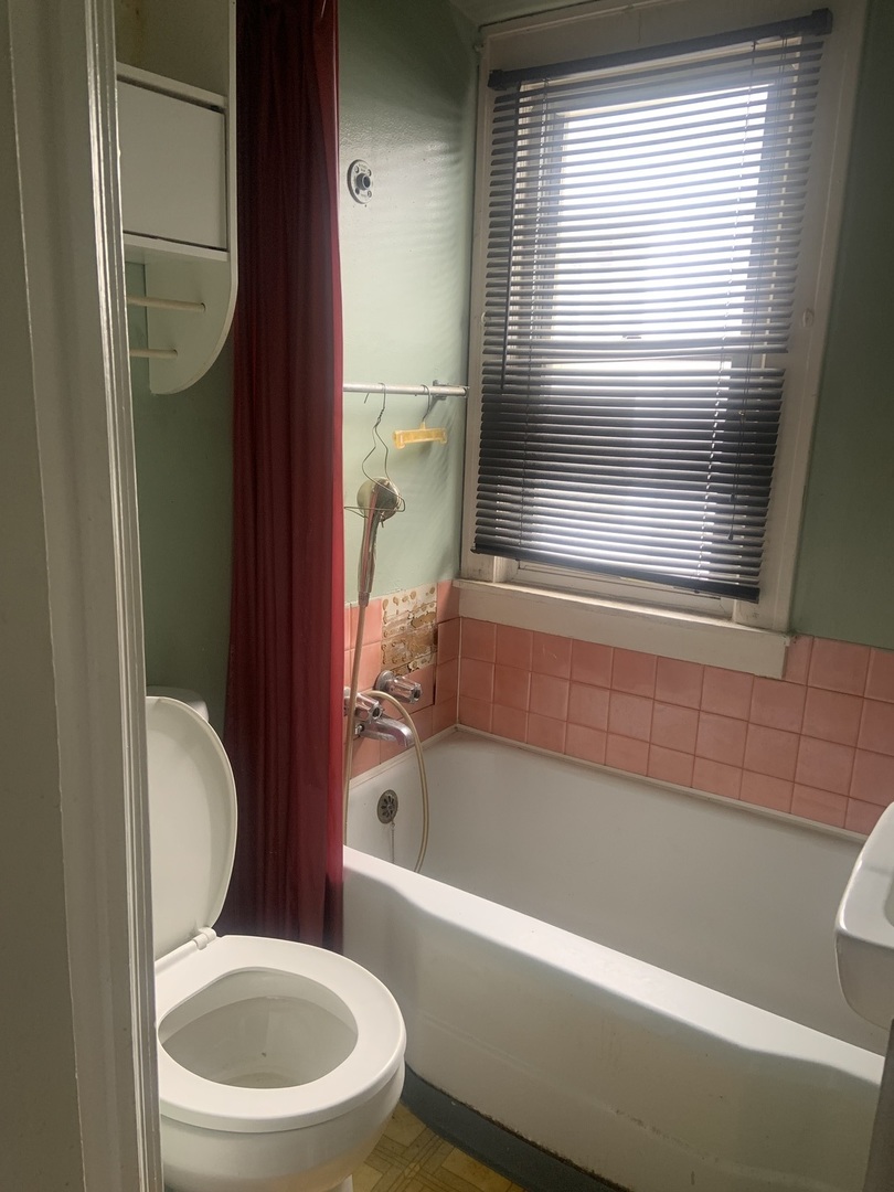 8633 S Ada Street Property Photo 5