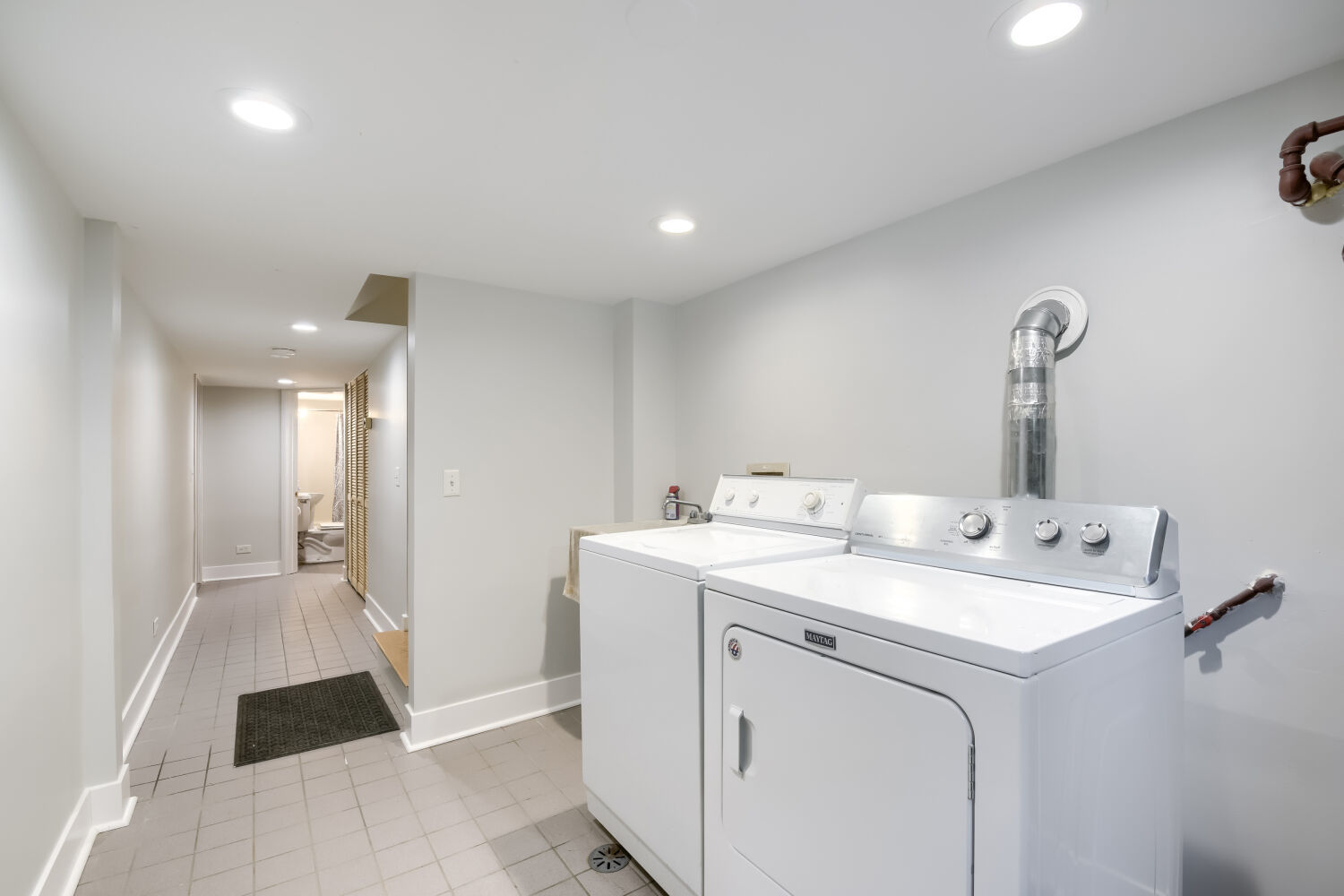 5472 S Dorchester Avenue Property Photo 20