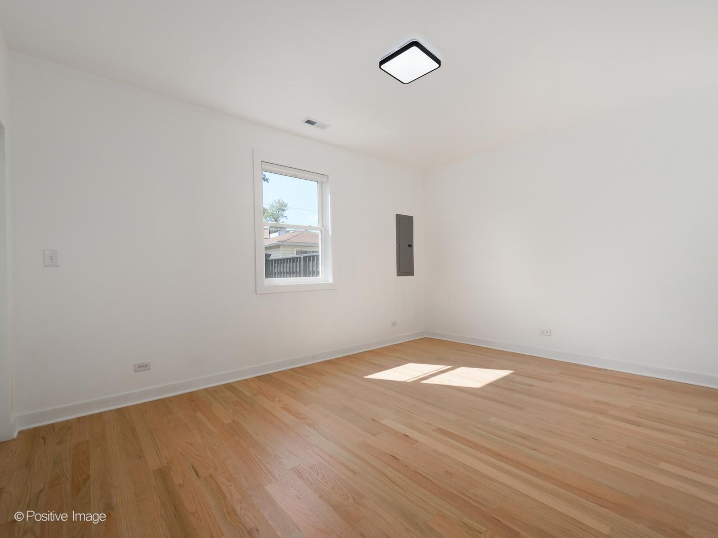 1522 N Avers Avenue Property Photo 12