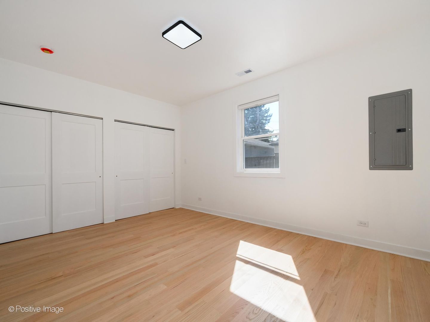 1522 N Avers Avenue Property Photo 13