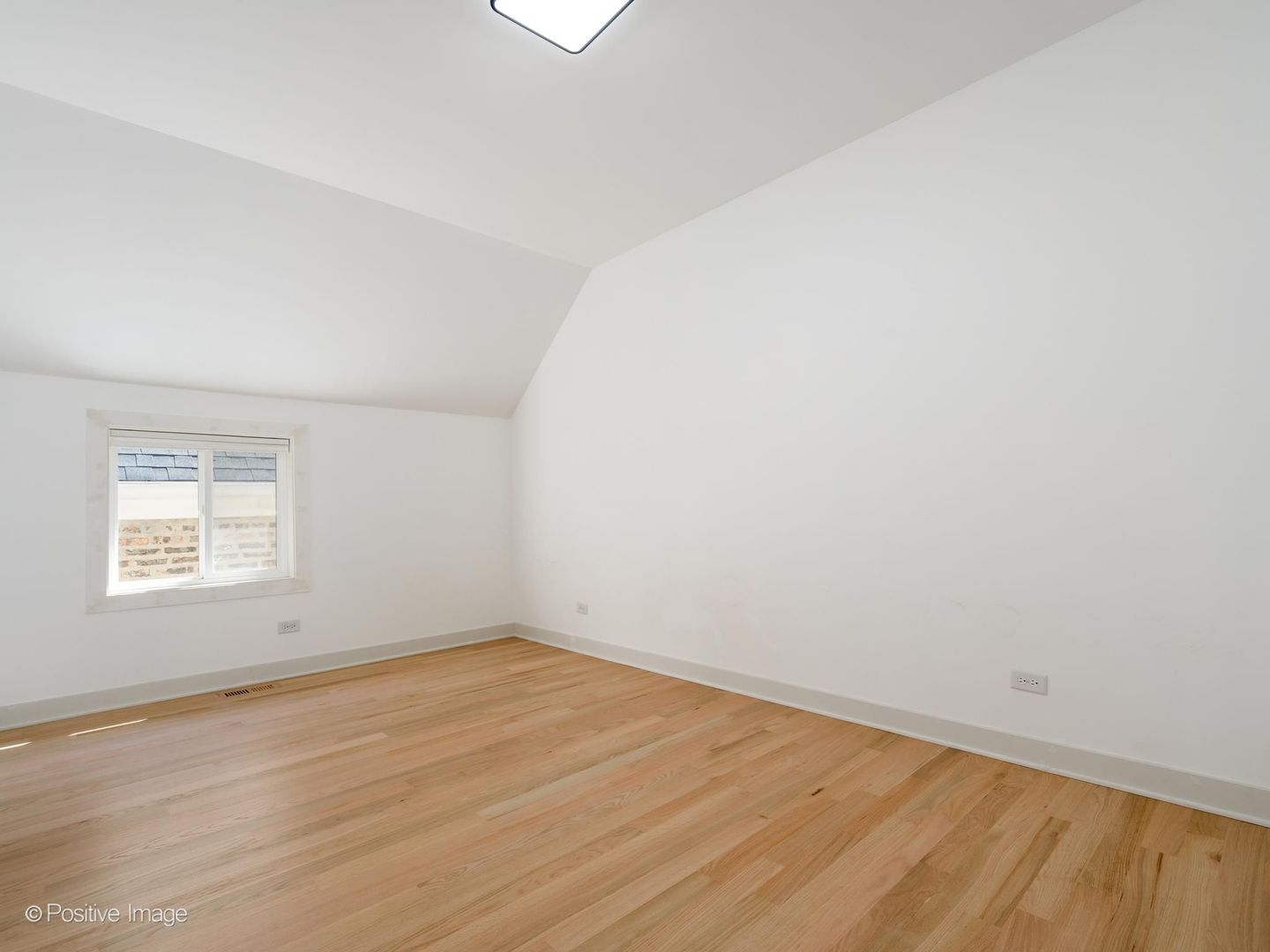 1522 N Avers Avenue Property Photo 17