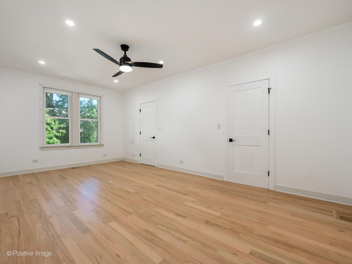 1522 N Avers Avenue Property Photo 19