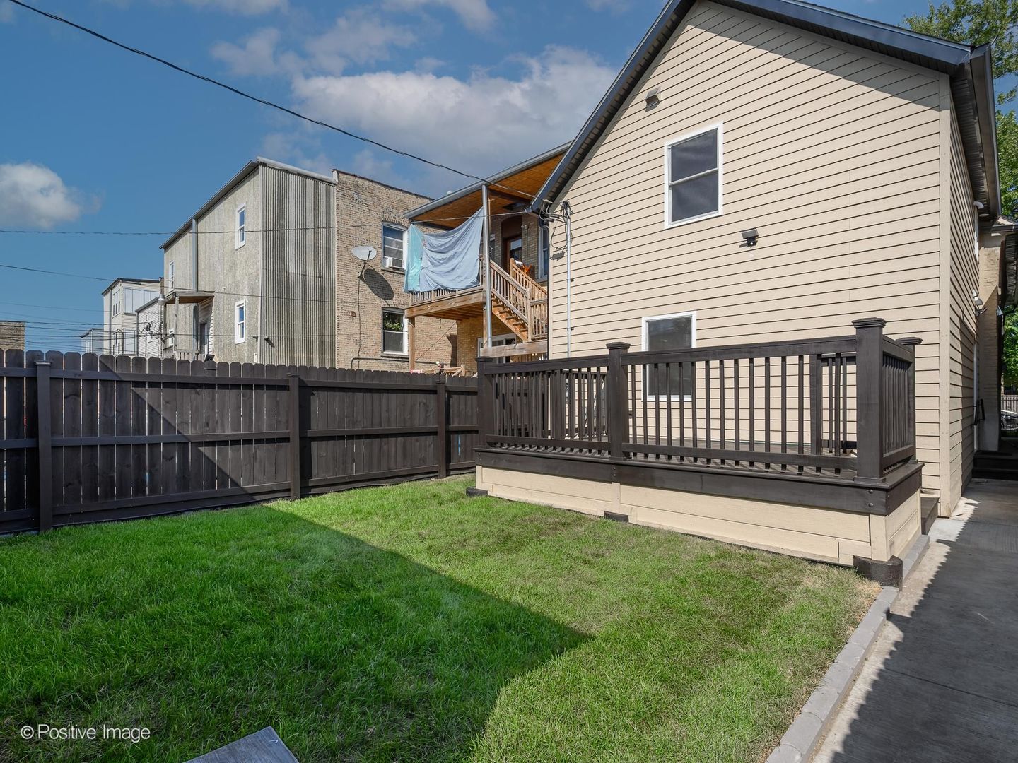 1522 N Avers Avenue Property Photo 23