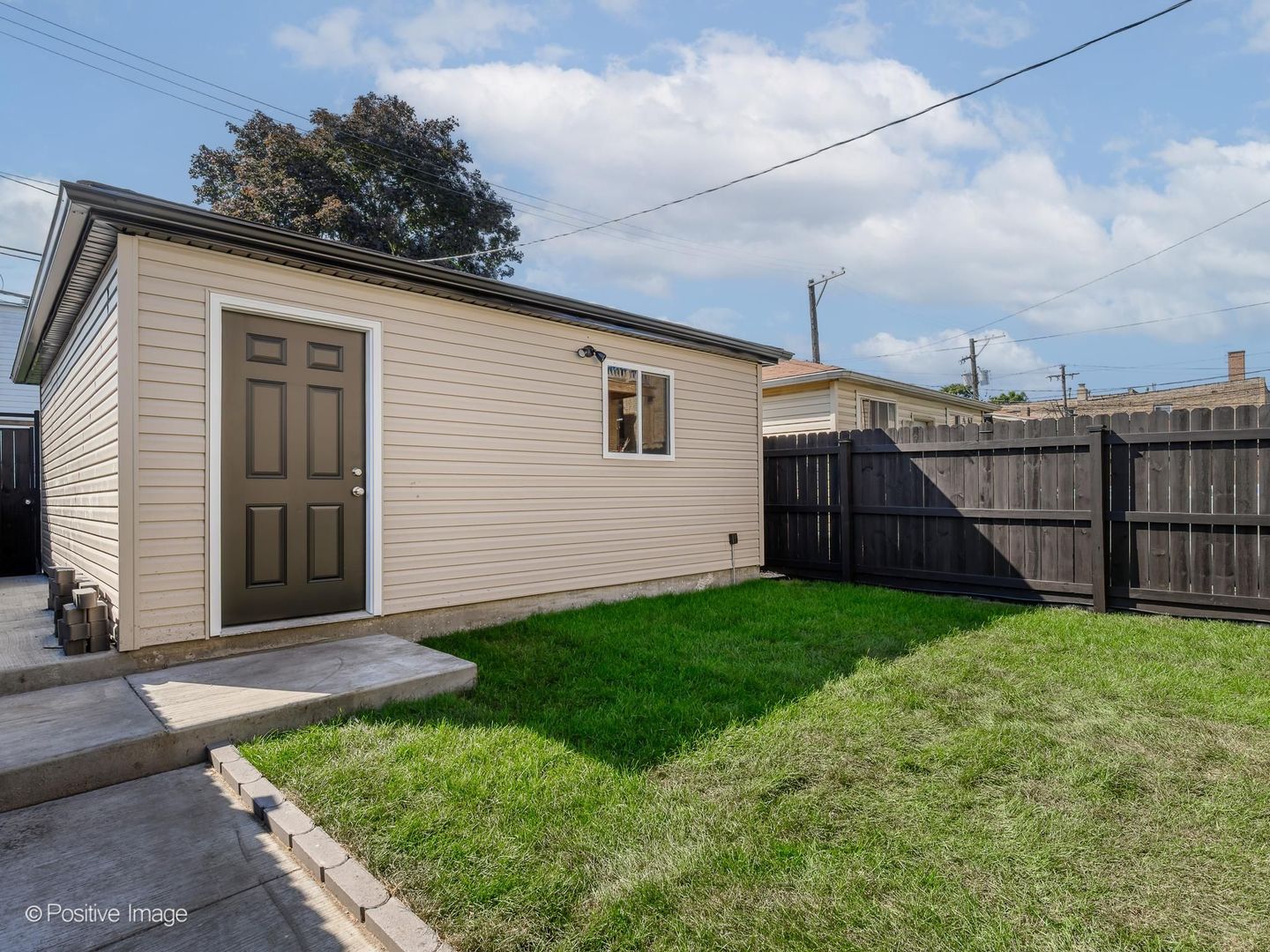 1522 N Avers Avenue Property Photo 24
