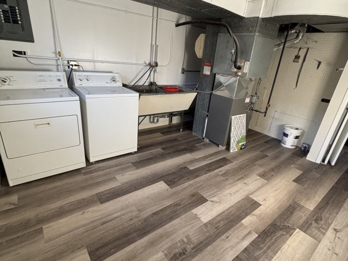 15848 Wabash Avenue Property Photo 40