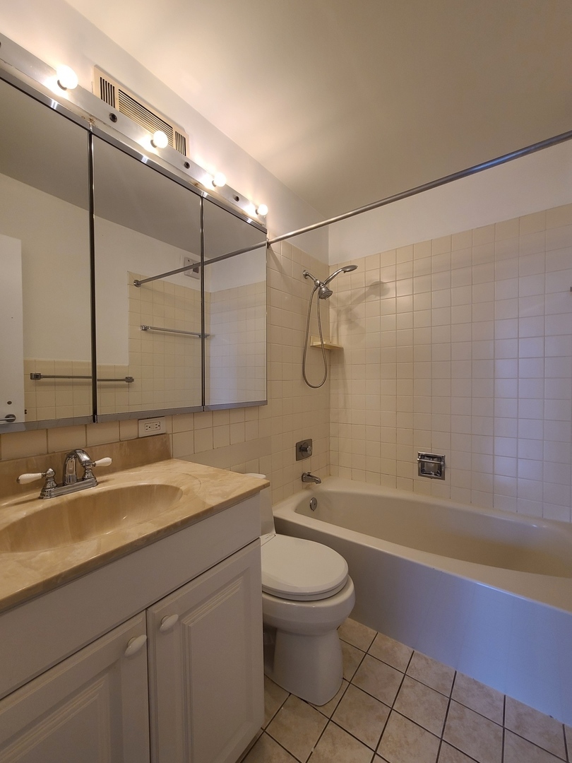 1310 N Ritchie Court 6d Property Photo 18