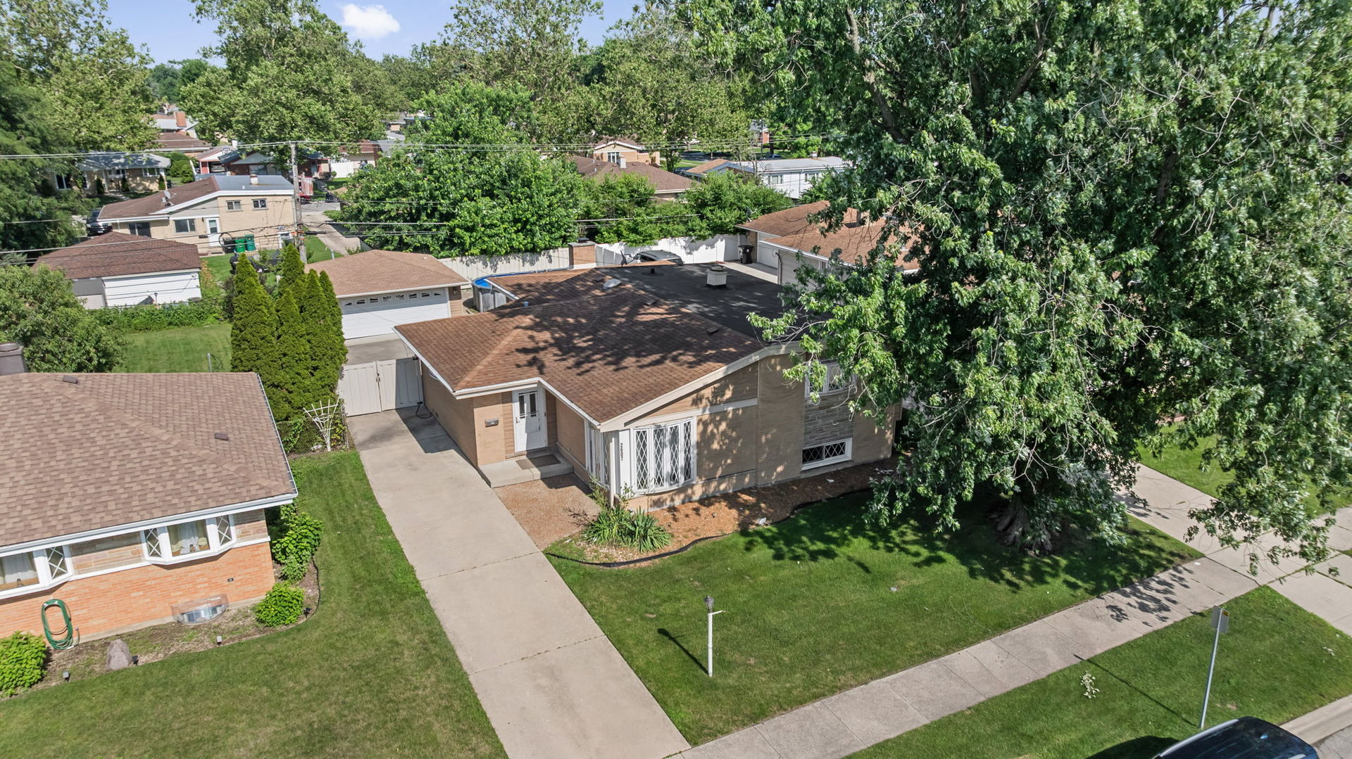 2607 Mayfair Avenue Property Photo 4