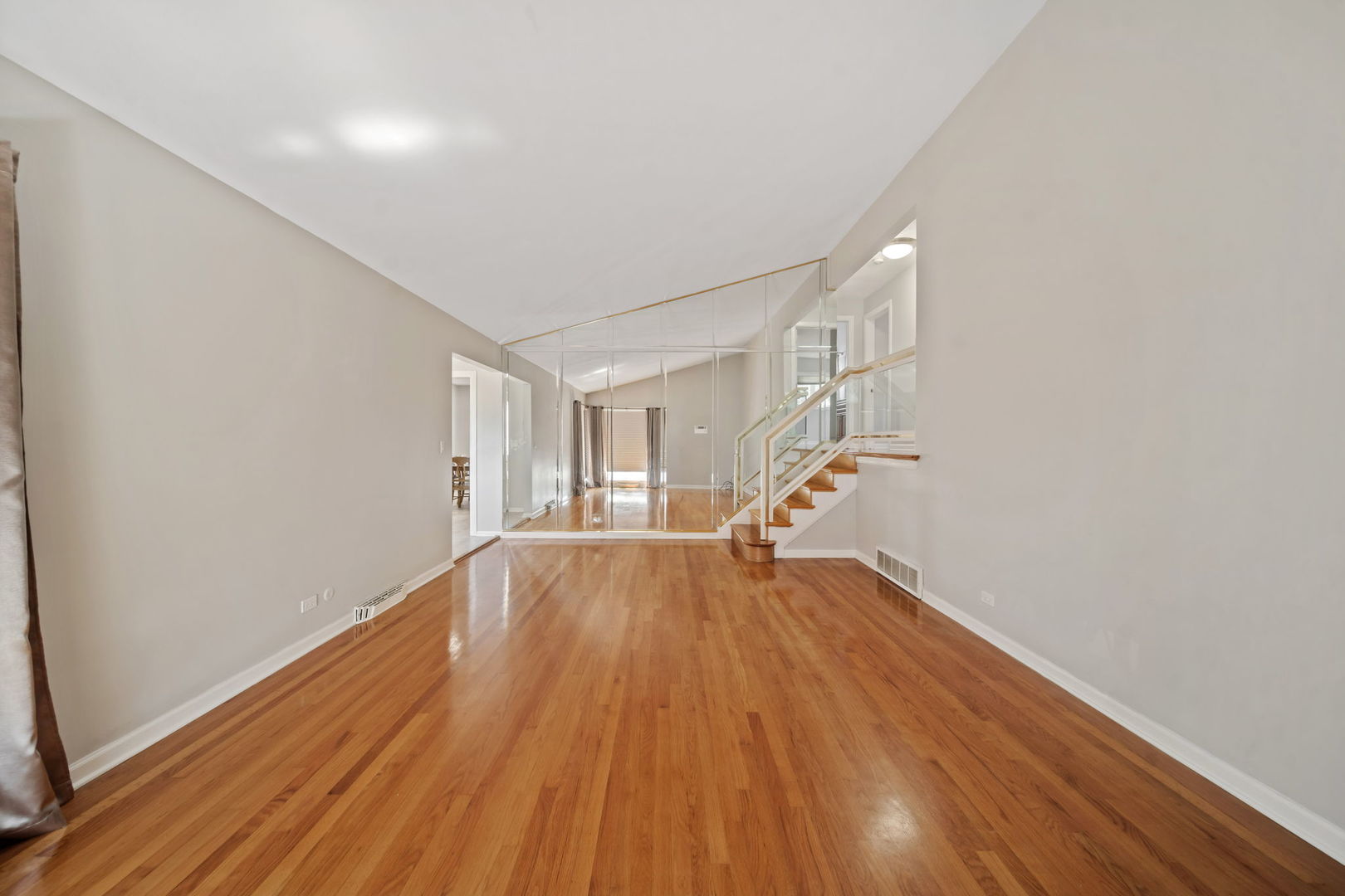 2607 Mayfair Avenue Property Photo 7