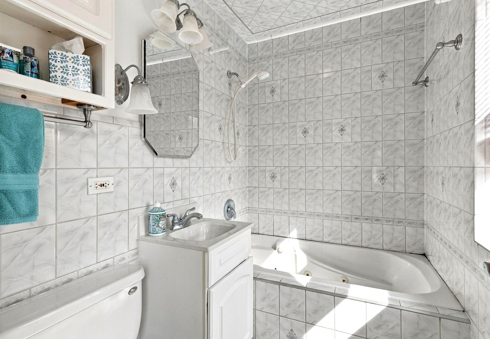 3836 Hull Street Property Photo 9