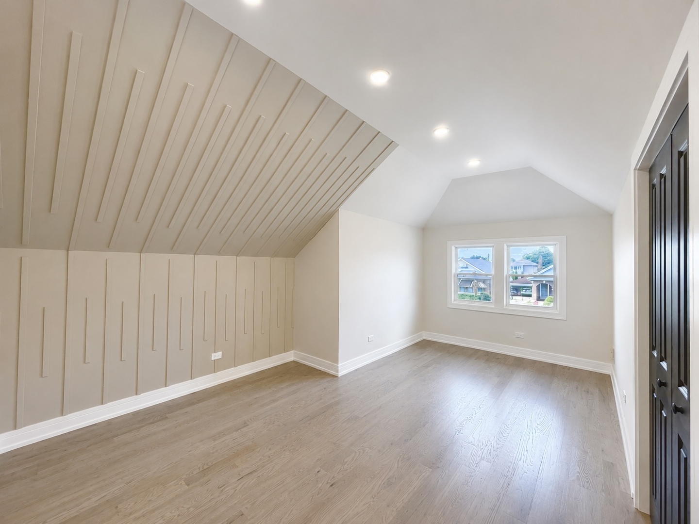 624 S 19th Avenue Property Photo 14
