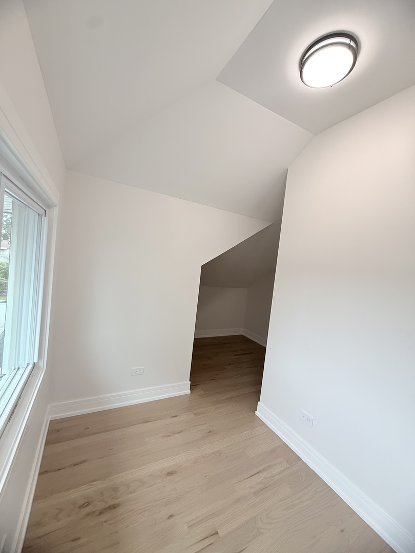 624 S 19th Avenue Property Photo 18