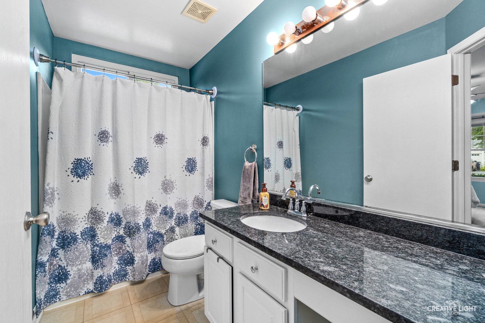 2377 Coral Cove Property Photo 5