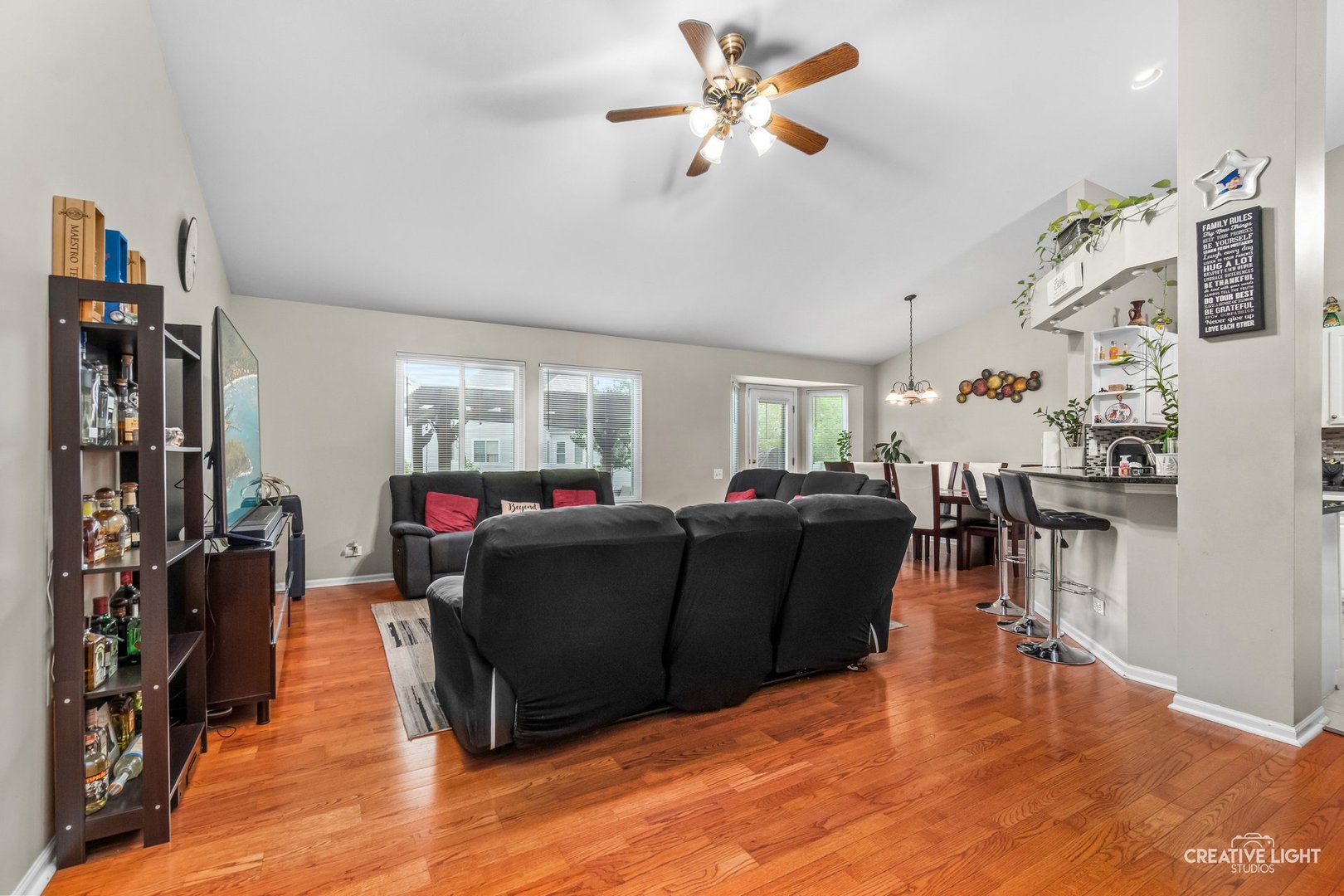 2377 Coral Cove Property Photo 6