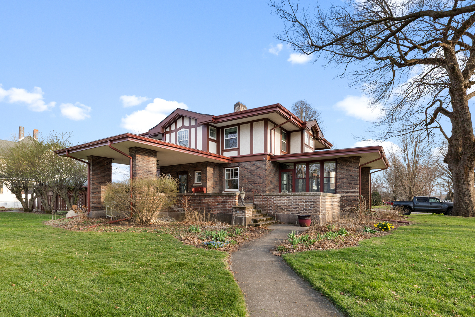 205 E Lincoln Avenue Property Photo 3
