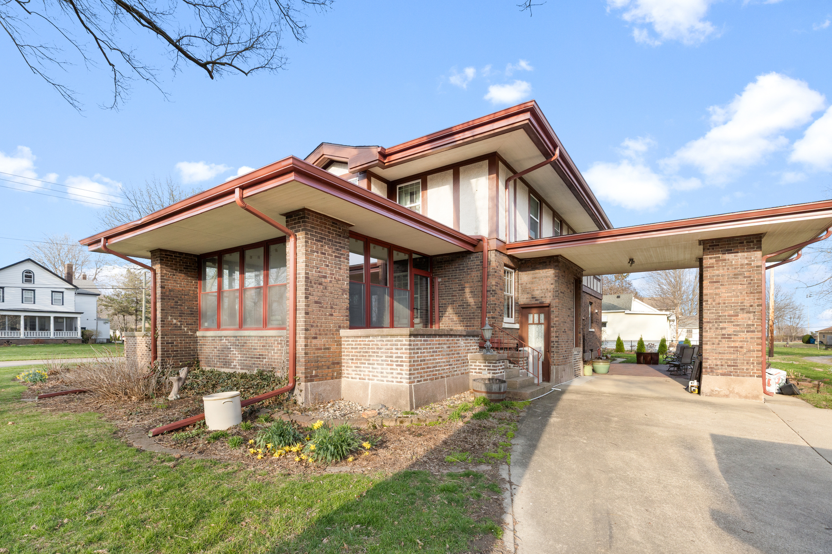 205 E Lincoln Avenue Property Photo 4