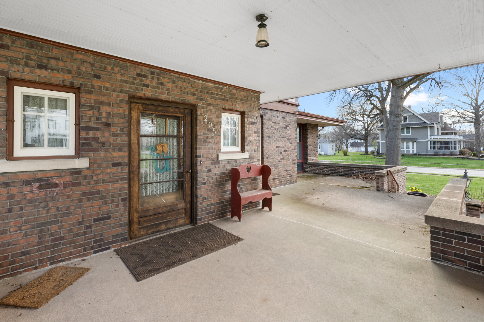 205 E Lincoln Avenue Property Photo 8