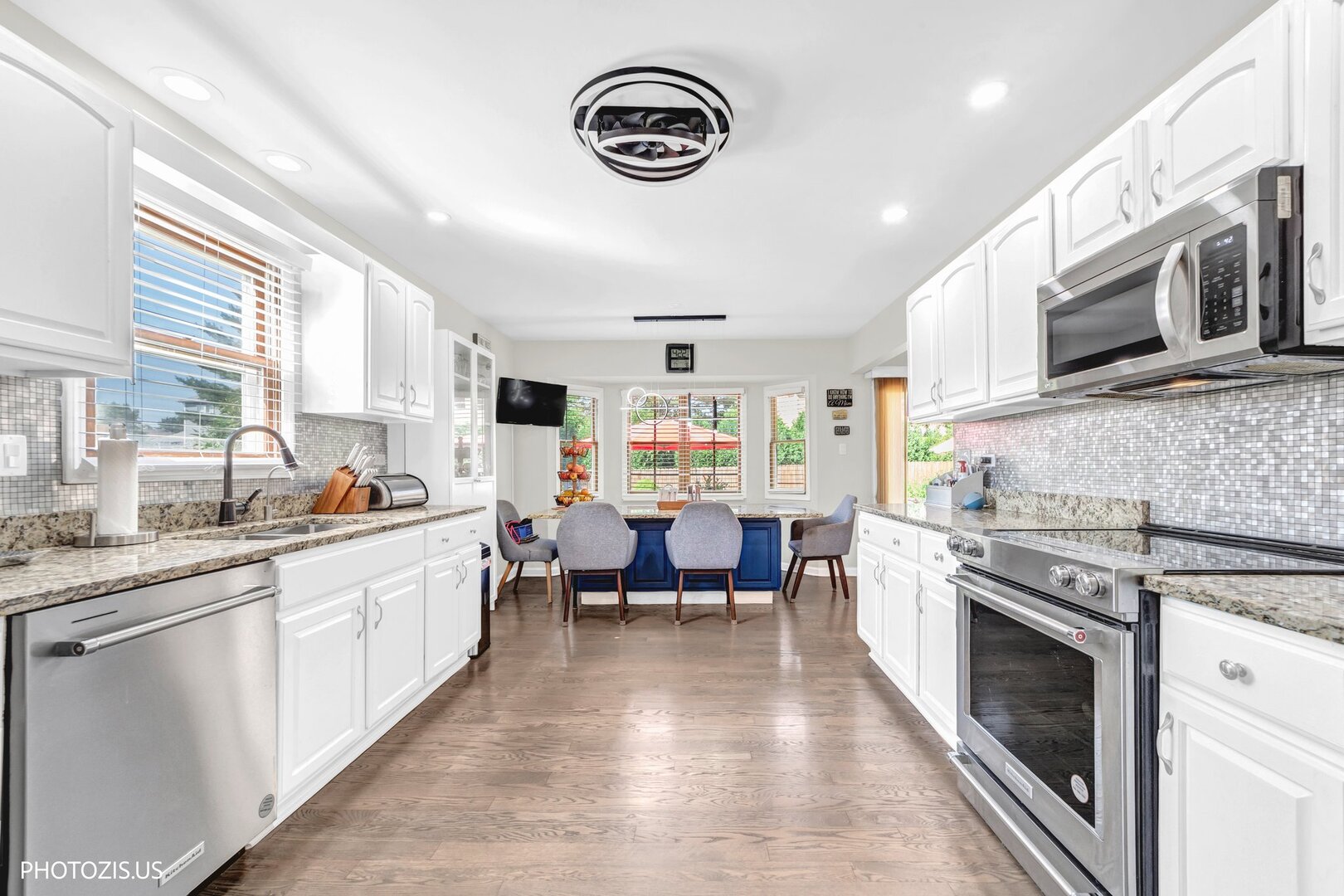 2913 Vimy Ridge Drive Property Photo 6