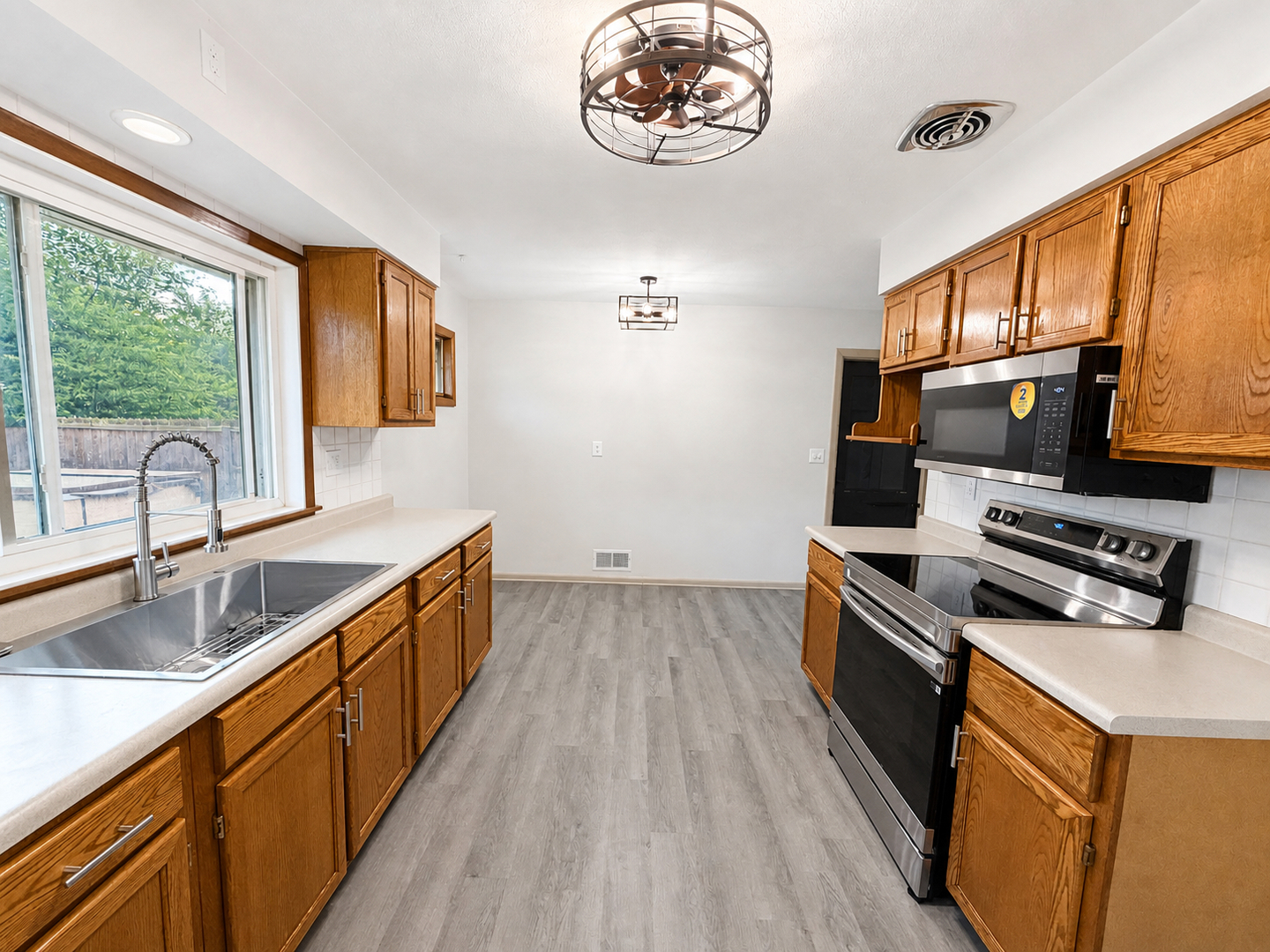 3327 Thelma Street Property Photo 9