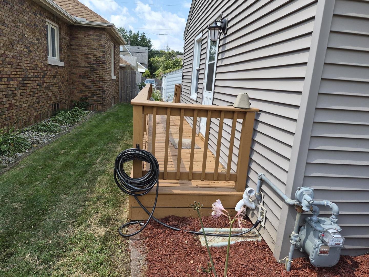 2411 29 Street Property Photo 8